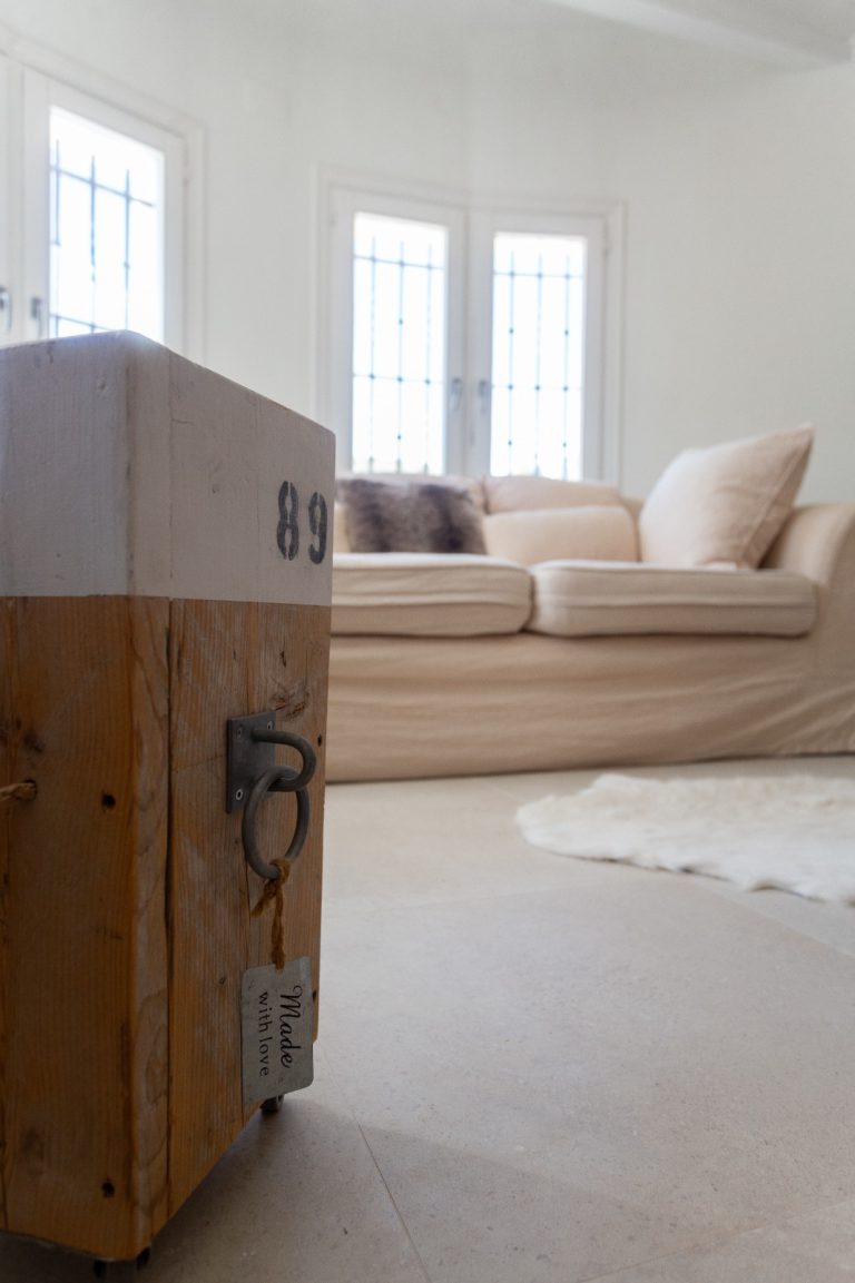 Interior living area at Villa Vino in Pedreguer