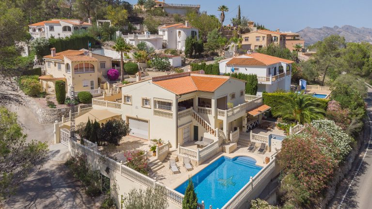 View of Villa Casa Joni and surrounding landscape in Orba