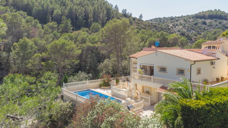 View of Villa Casa Joni and surrounding landscape in Orba