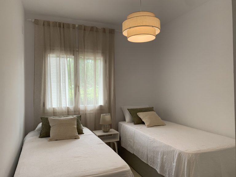 Bedroom with natural light at apartment Al Khalif 2 near Dénia
