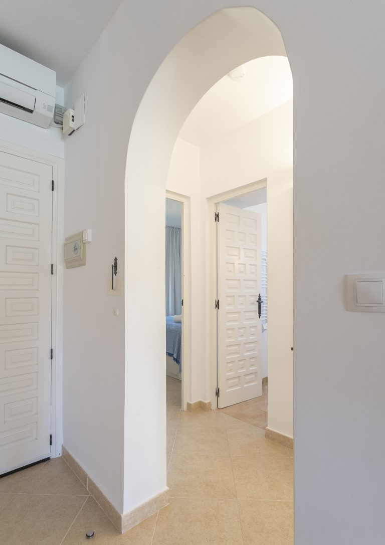 Modern kitchen at apartment Retiro Sol A1 in Dénia