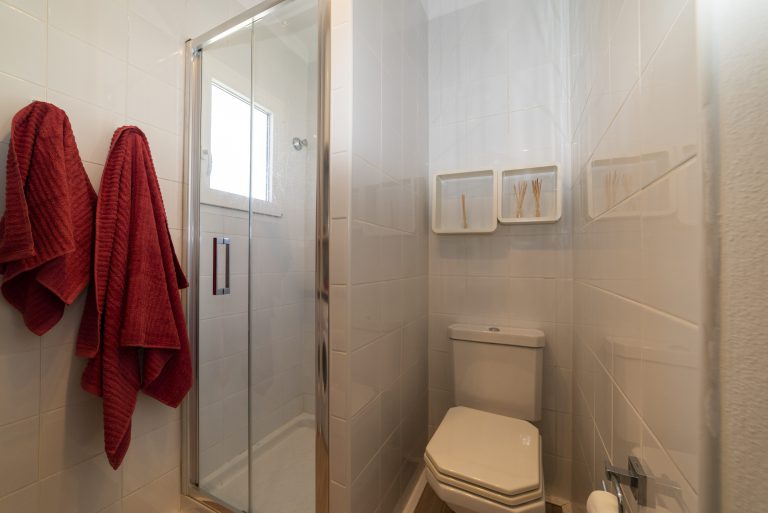 Bathroom with shower at apartment Retiro Sol A09 in Dénia