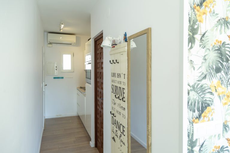 Hallway with storage space at apartment Retiro Sol A09 in Dénia
