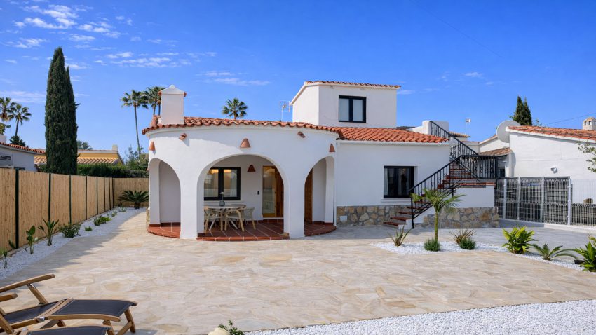 Terrace of Villa Casa Enate in Els Poblets, Costa Blanca