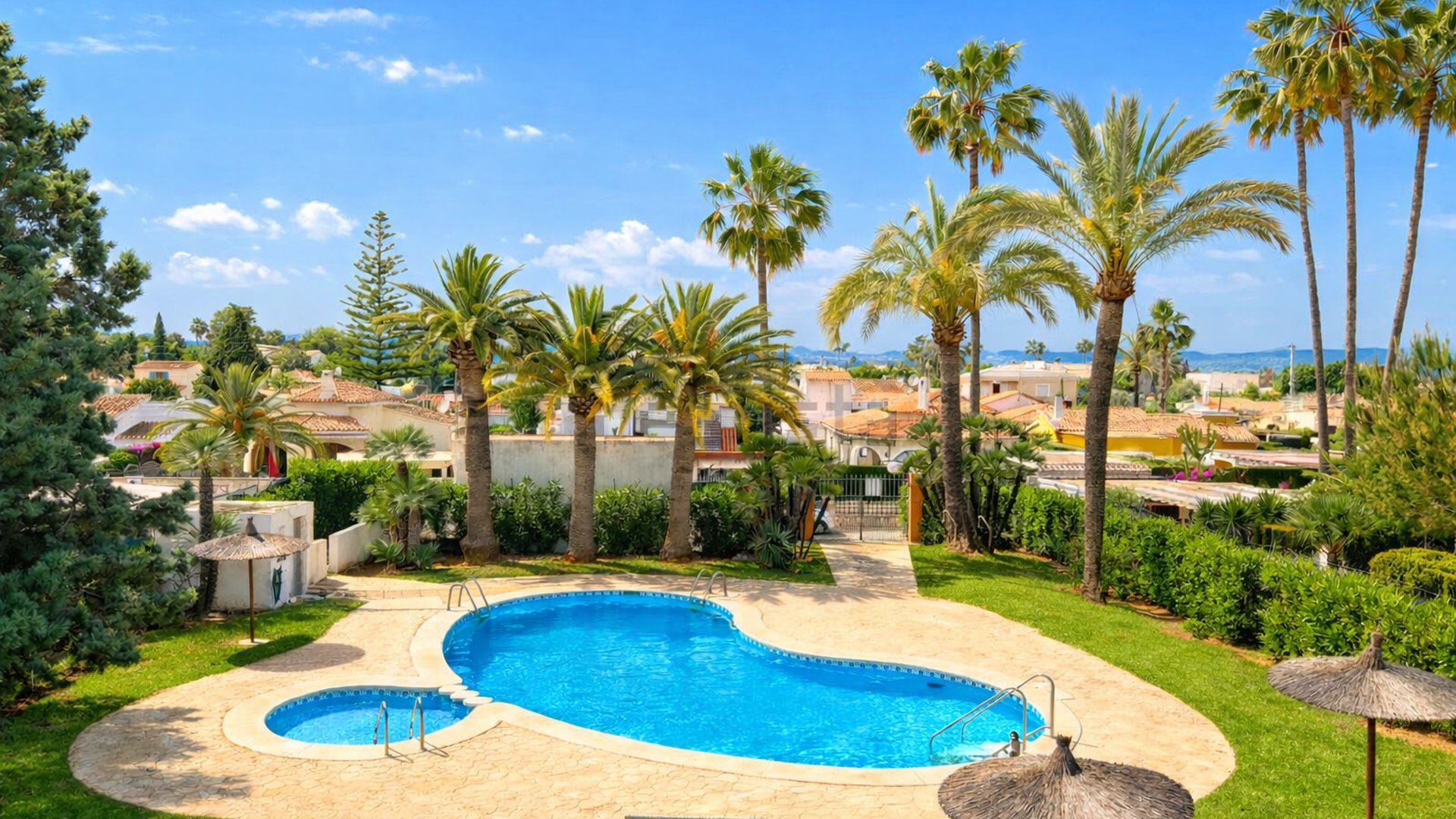 Swimming pool in a holiday villa in Els Poblets, Costa Blanca